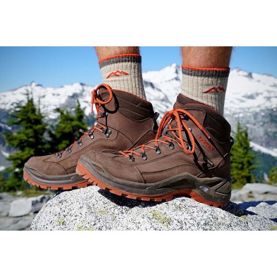 أحذية التنزه أحذية التنزه